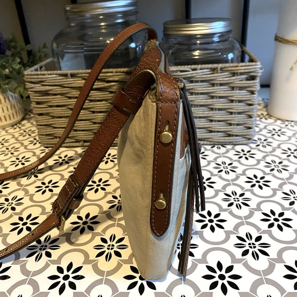 Fossil Leather Crossbody purse - Picture 7 of 16
